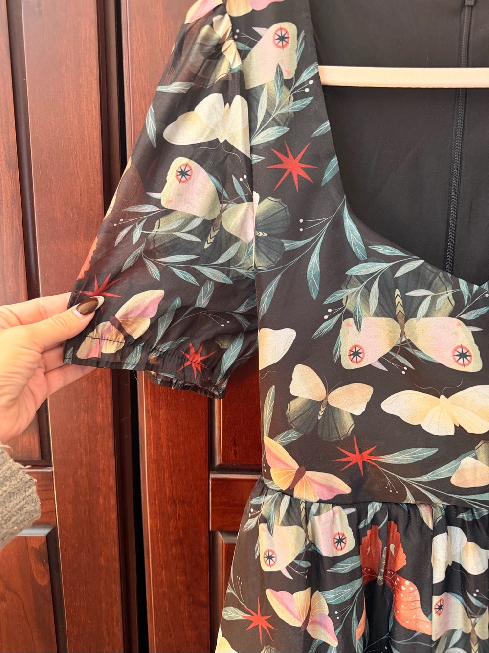 Mariposa puff sleeve organza midi dress - Picture 7 of 9